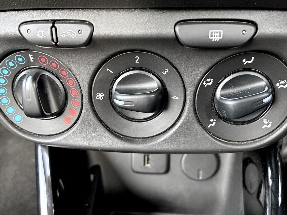 Used Vauxhall ADAM 2018 for sale - 77980483: Photo 26