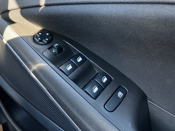 Used Vauxhall Crossland X 2017 for sale - 76128259: Photo 21