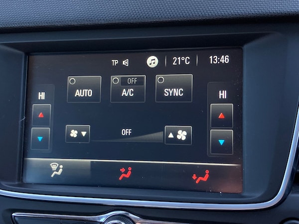 Used Vauxhall Crossland X 2017 for sale - 76128259: Photo 32