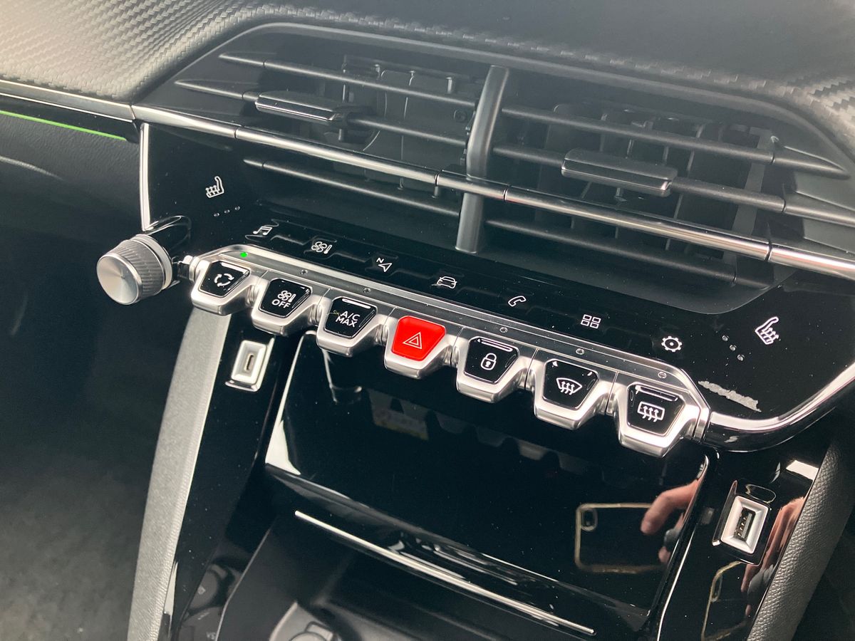 Used Peugeot 2008 2022 for sale - 77460750: Photo 12