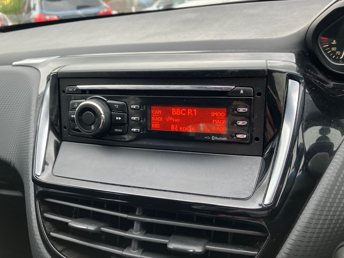 Used Peugeot 208 2016 for sale - 76706838: Photo 11