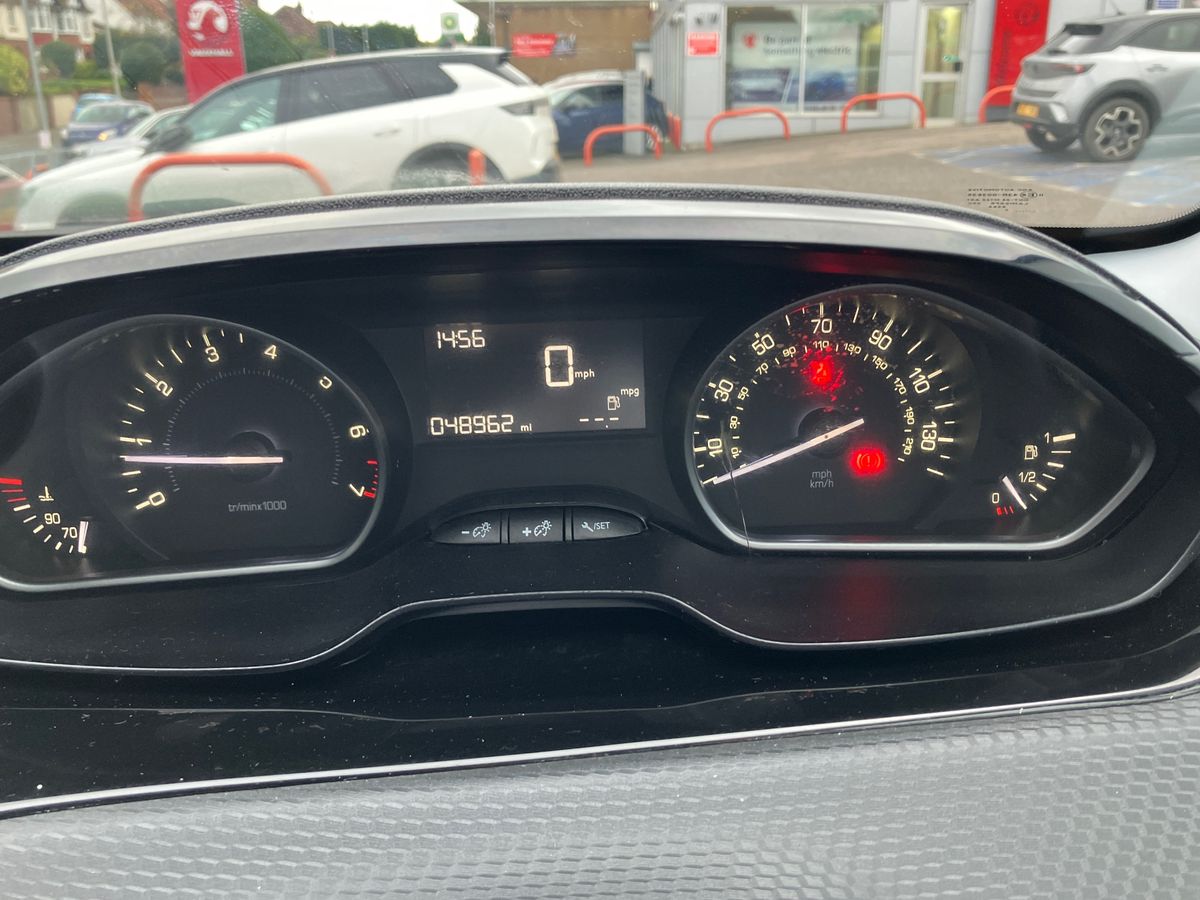 Used Peugeot 208 2016 for sale - 76706838: Photo 14