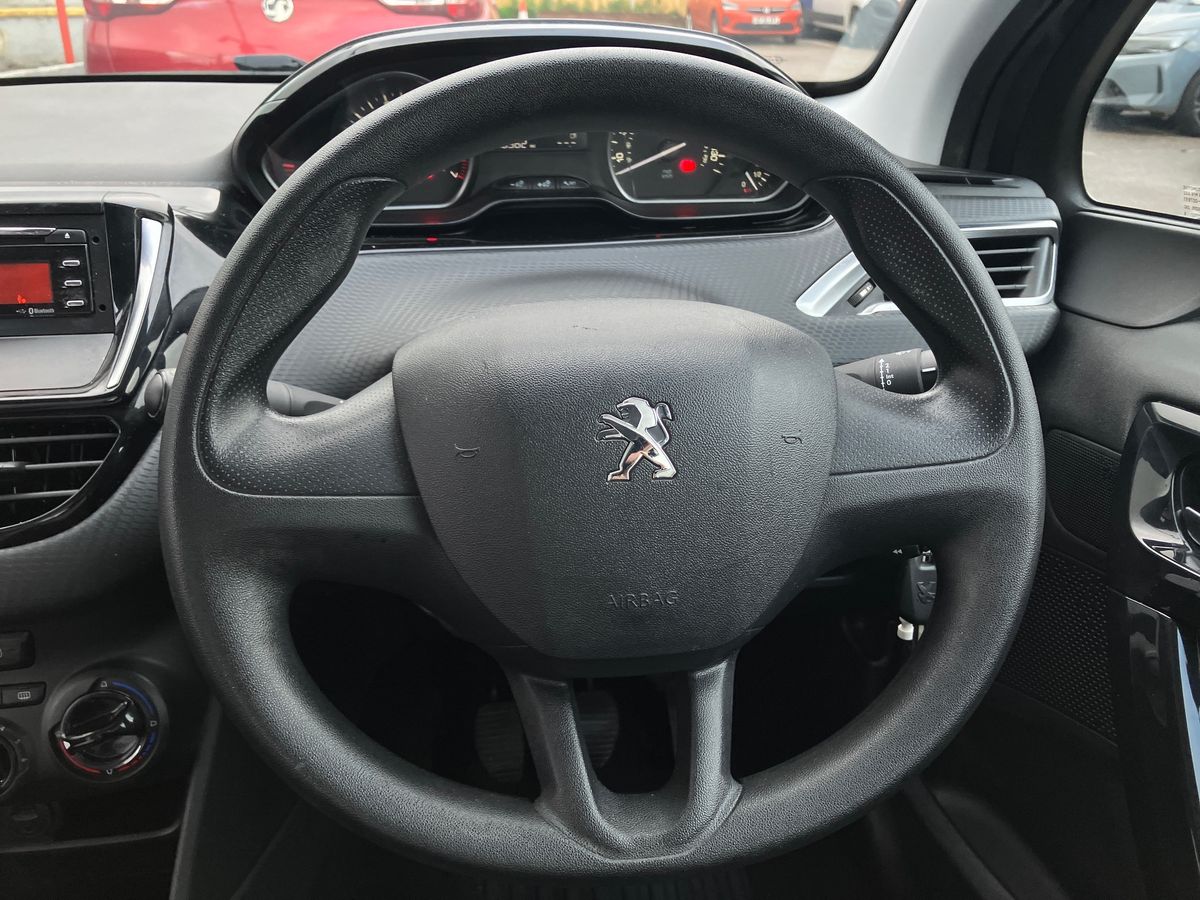 Used Peugeot 208 2016 for sale - 76706838: Photo 16