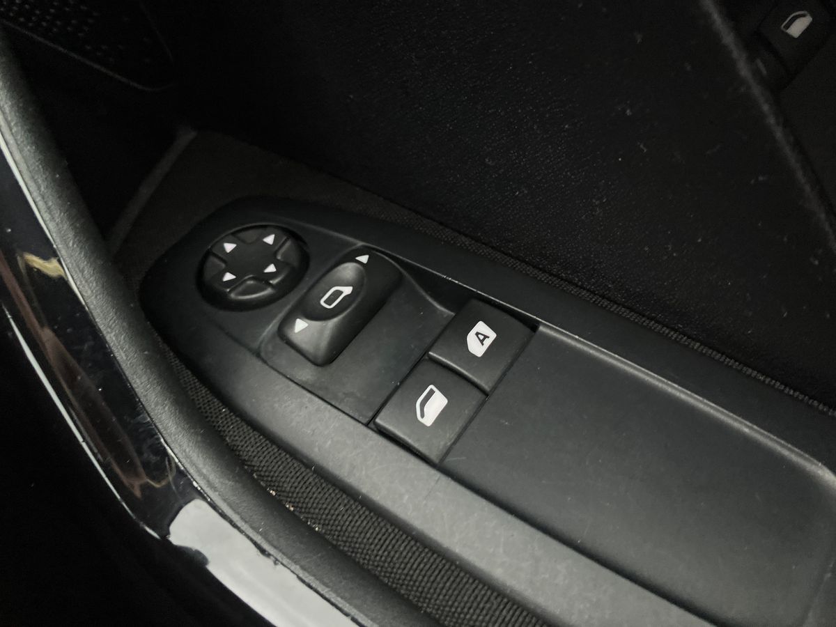 Used Peugeot 208 2016 for sale - 76706838: Photo 18