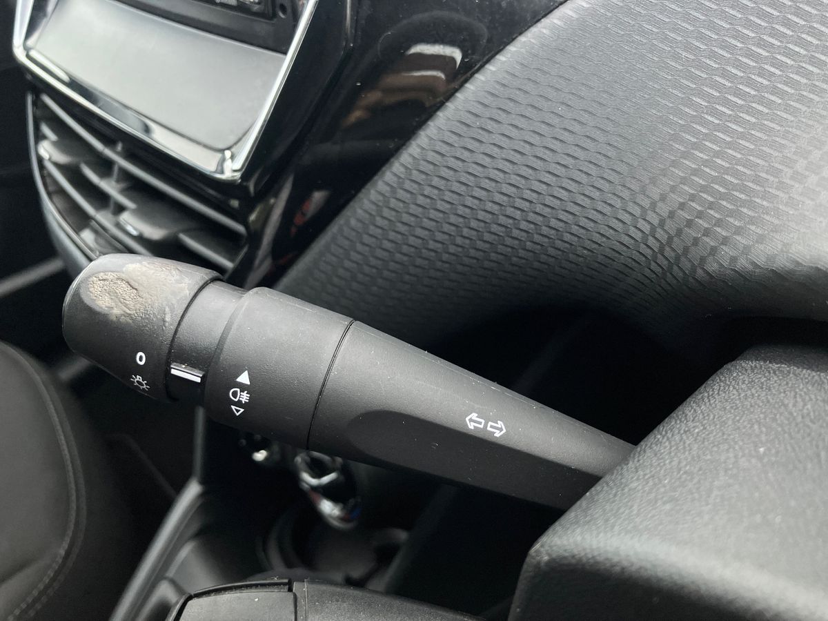 Used Peugeot 208 2016 for sale - 76706838: Photo 32