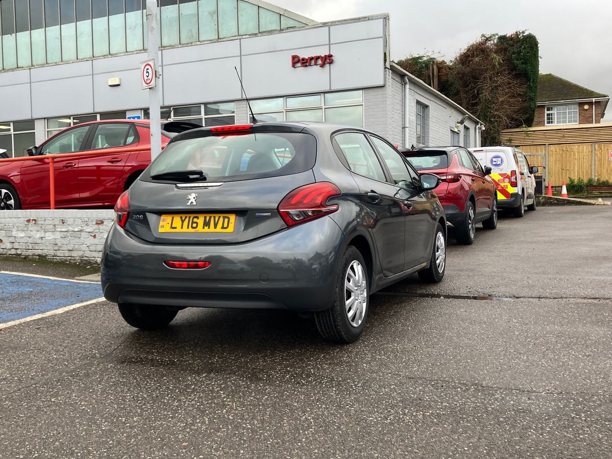 Used Peugeot 208 2016 for sale - 76706838: Photo 38