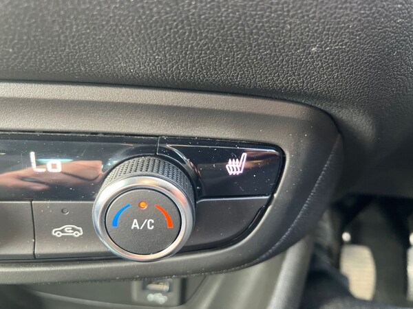 Used Vauxhall Crossland 2023 for sale - 75673149: Photo 30