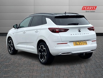Used Vauxhall Grandland 2023 for sale - 76243739: Photo 2