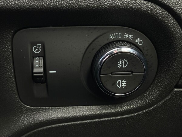 Used Vauxhall Grandland 2023 for sale - 76243601: Photo 32
