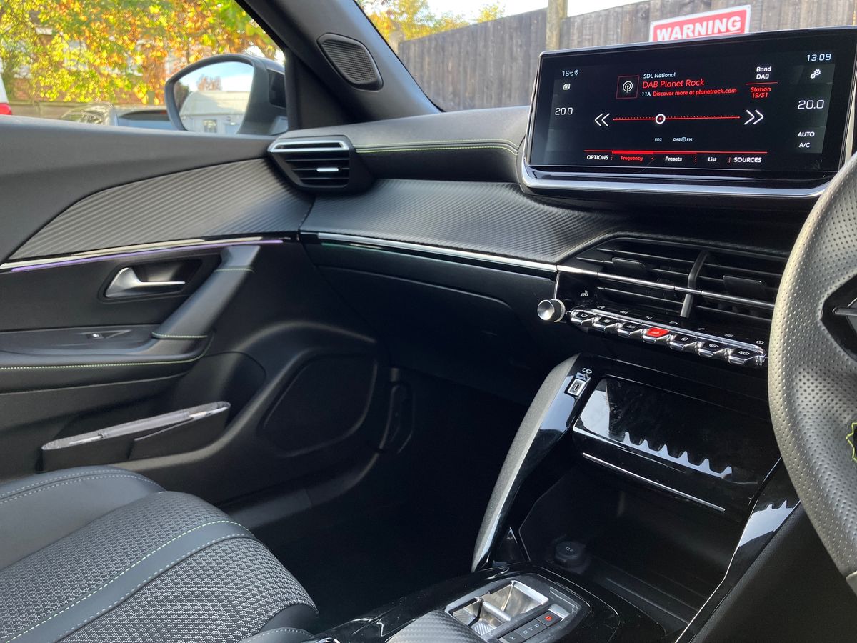 Used Peugeot 2008 2022 for sale - 76351859: Photo 17