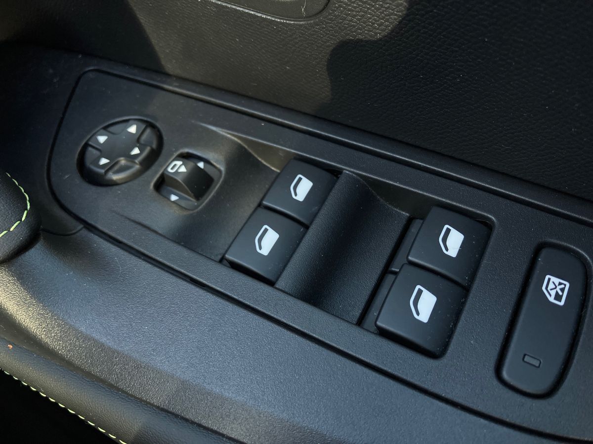 Used Peugeot 2008 2022 for sale - 76351859: Photo 18