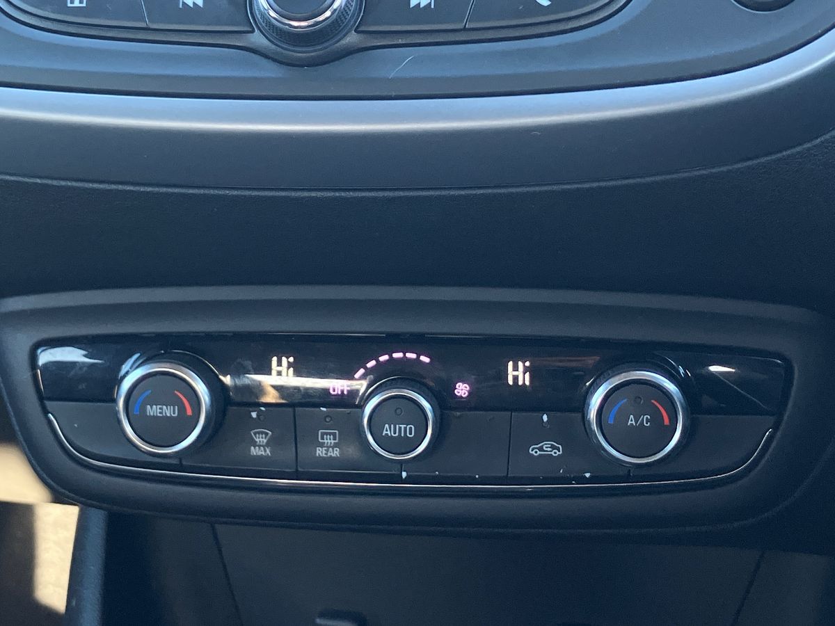 Used Vauxhall Crossland X 2017 for sale - 76669304: Photo 12