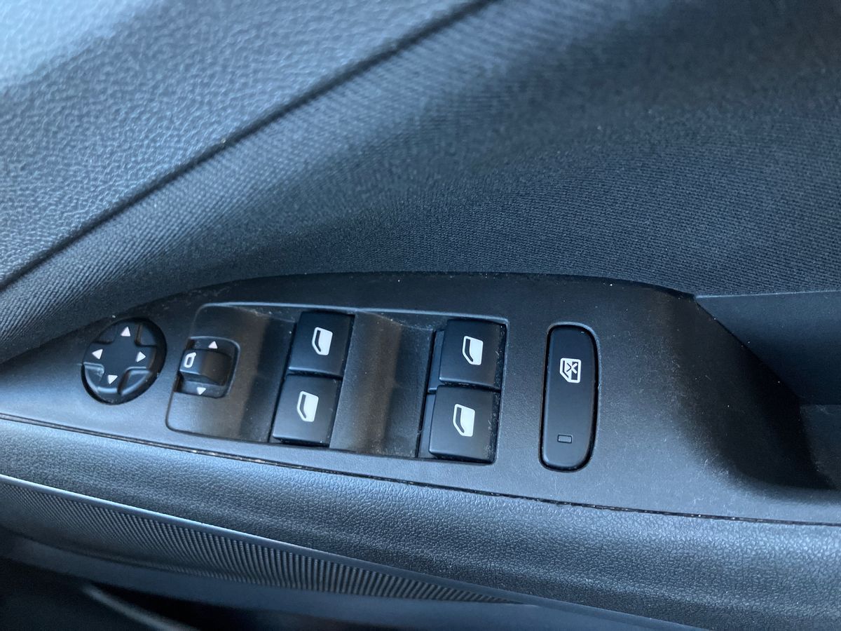 Used Vauxhall Crossland X 2017 for sale - 76669304: Photo 18