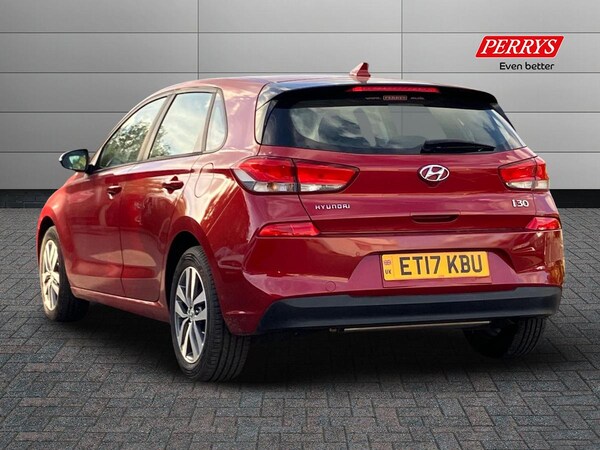 Used Hyundai i30 2017 for sale - 75626252: Photo 2
