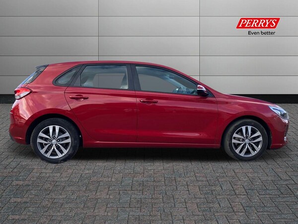 Used Hyundai i30 2017 for sale - 75626252: Photo 4