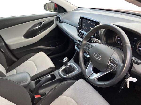 Used Hyundai i30 2017 for sale - 75626252: Photo 9