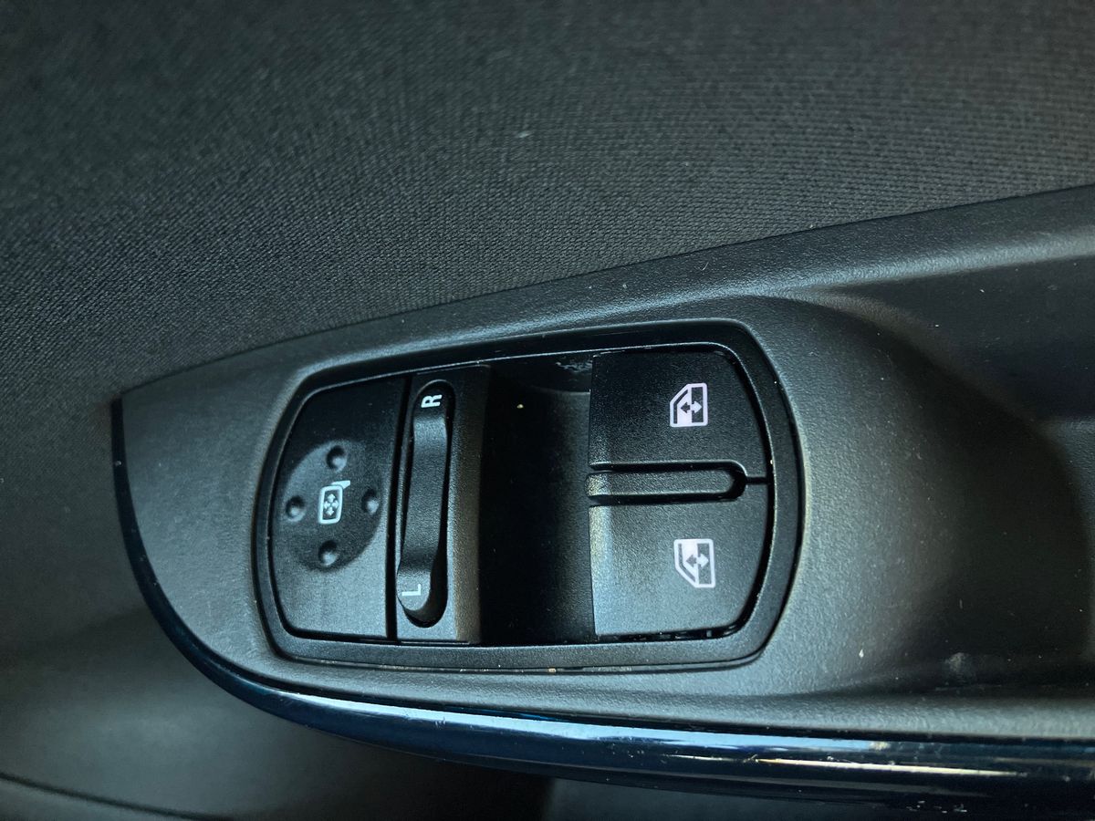 Used Vauxhall Corsa 2015 for sale - 76777501: Photo 18