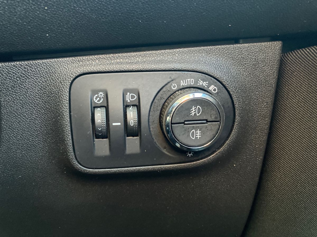 Used Vauxhall Corsa 2015 for sale - 76777501: Photo 22