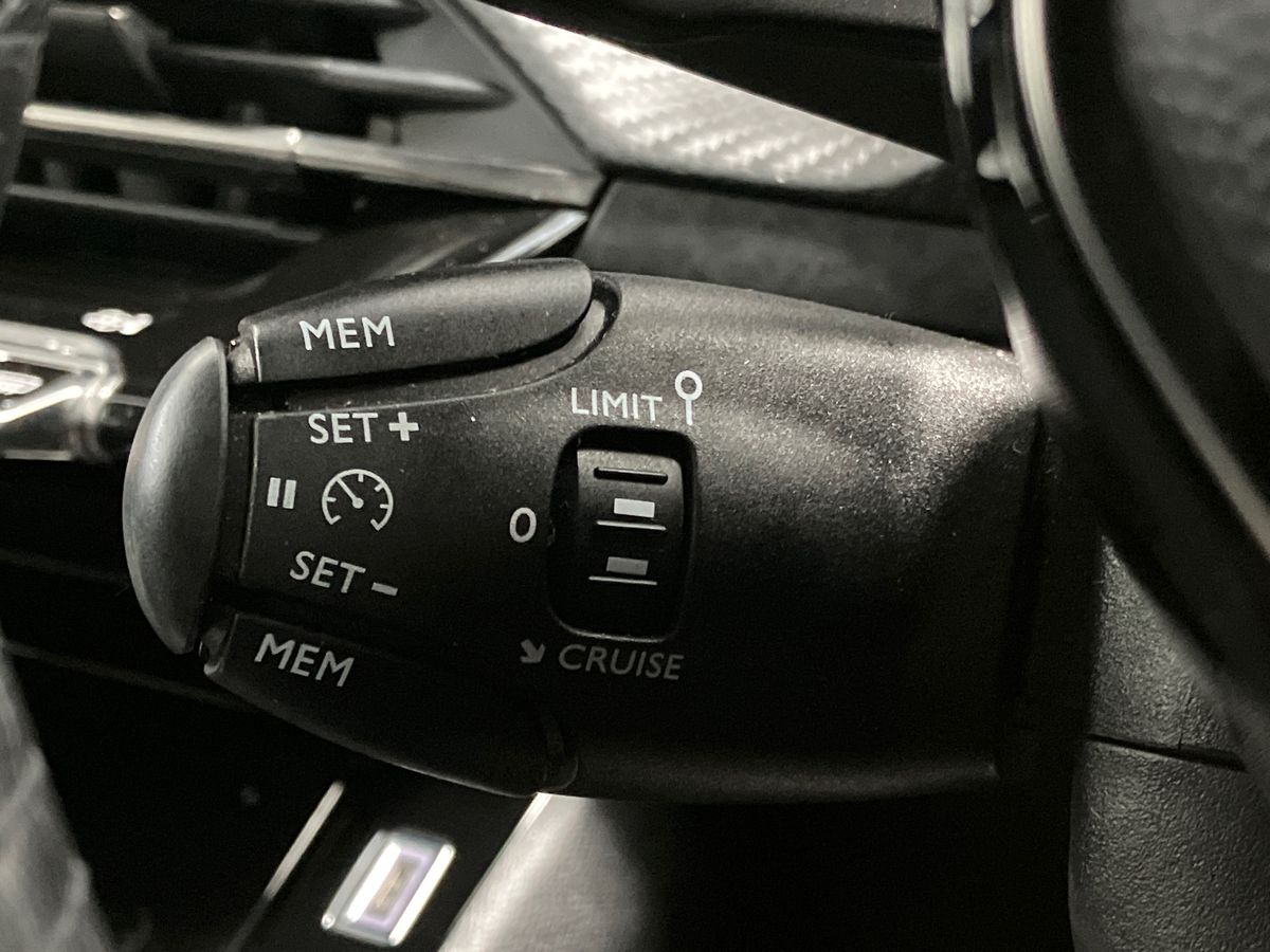 Used Peugeot 2008 2023 for sale - 76878365: Photo 35