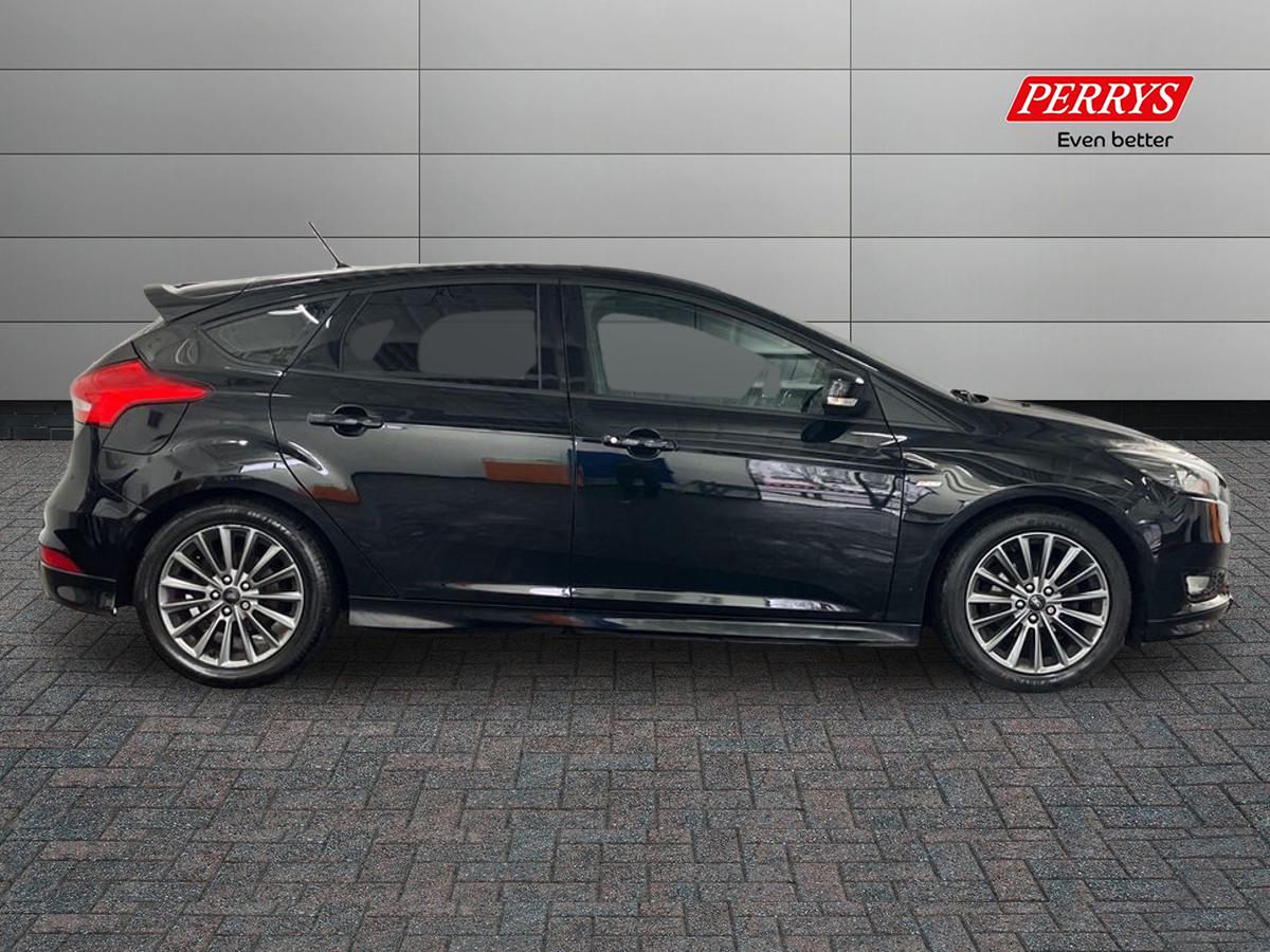 Used Ford Focus 2017 for sale - 77846027: Photo 3