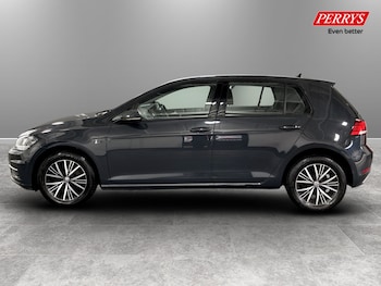 Used Volkswagen Golf 2018 for sale - 77676687: Photo