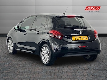 Used Peugeot 208 2019 for sale - 76542370: Photo