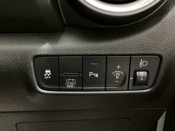Used Hyundai KONA 2023 for sale - 76220096: Photo 33