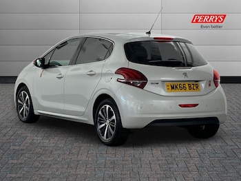 Used Peugeot 208 2016 for sale - 76542396: Photo