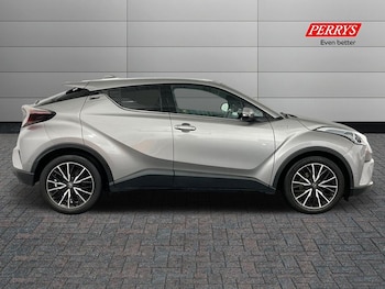 Used Toyota C-HR 2019 for sale - 76158169: Photo