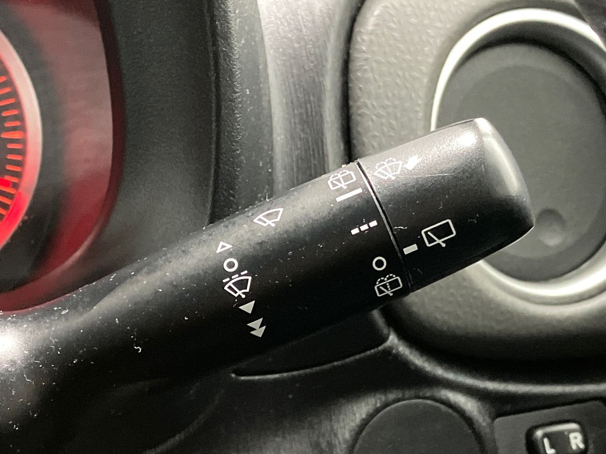 Used Toyota Yaris 2012 for sale - 76158353: Photo 31
