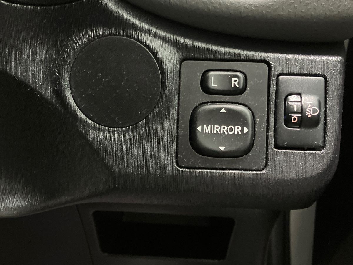 Used Toyota Yaris 2012 for sale - 76158353: Photo 33