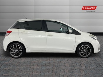 Used Toyota Yaris 2012 for sale - 76158353: Photo