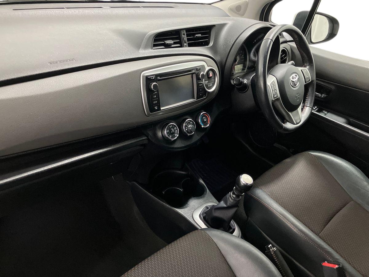 Used Toyota Yaris 2012 for sale - 76158353: Photo 6