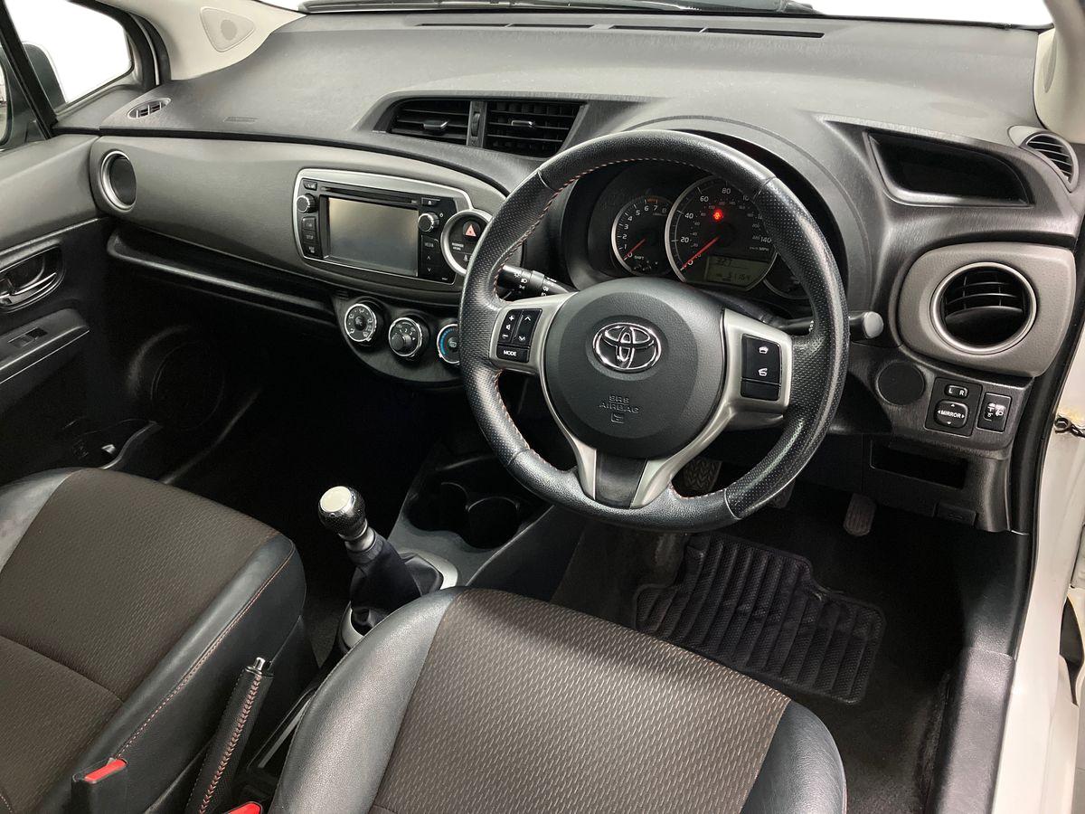 Used Toyota Yaris 2012 for sale - 76158353: Photo 8