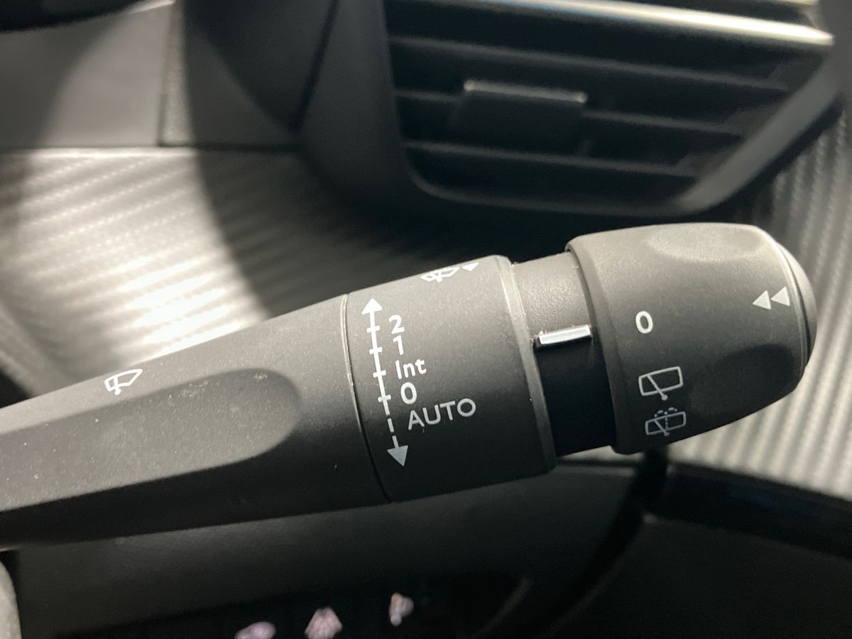 Used Peugeot 2008 2022 for sale - 77051678: Photo 31