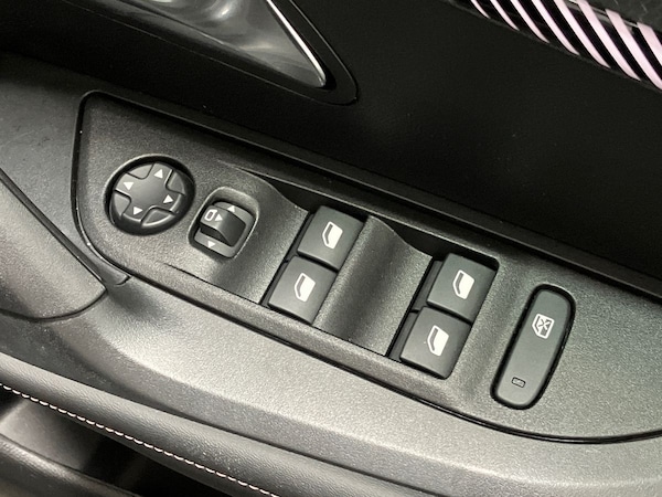 Used Peugeot 2008 2024 for sale - 74924221: Photo 21