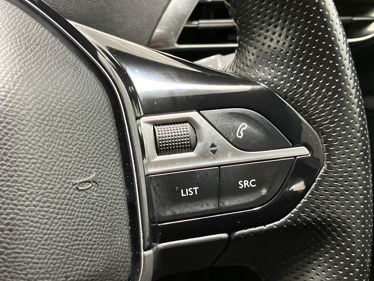 Used Peugeot 3008 2020 for sale - 76330720: Photo 32