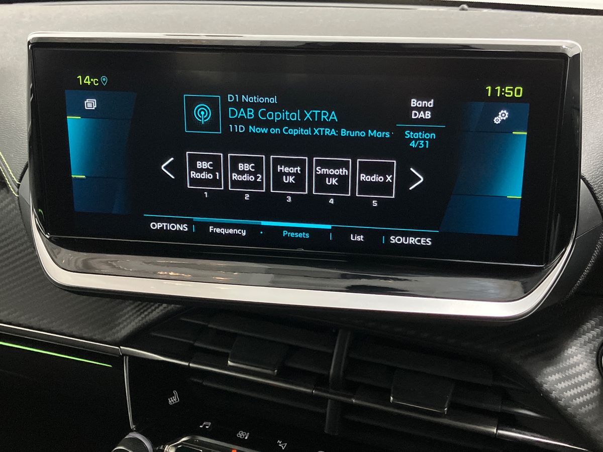 Used Peugeot 2008 2023 for sale - 76128128: Photo 11