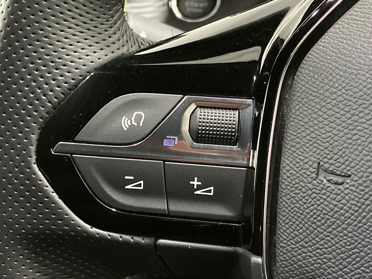 Used Peugeot 2008 2023 for sale - 76128128: Photo 19