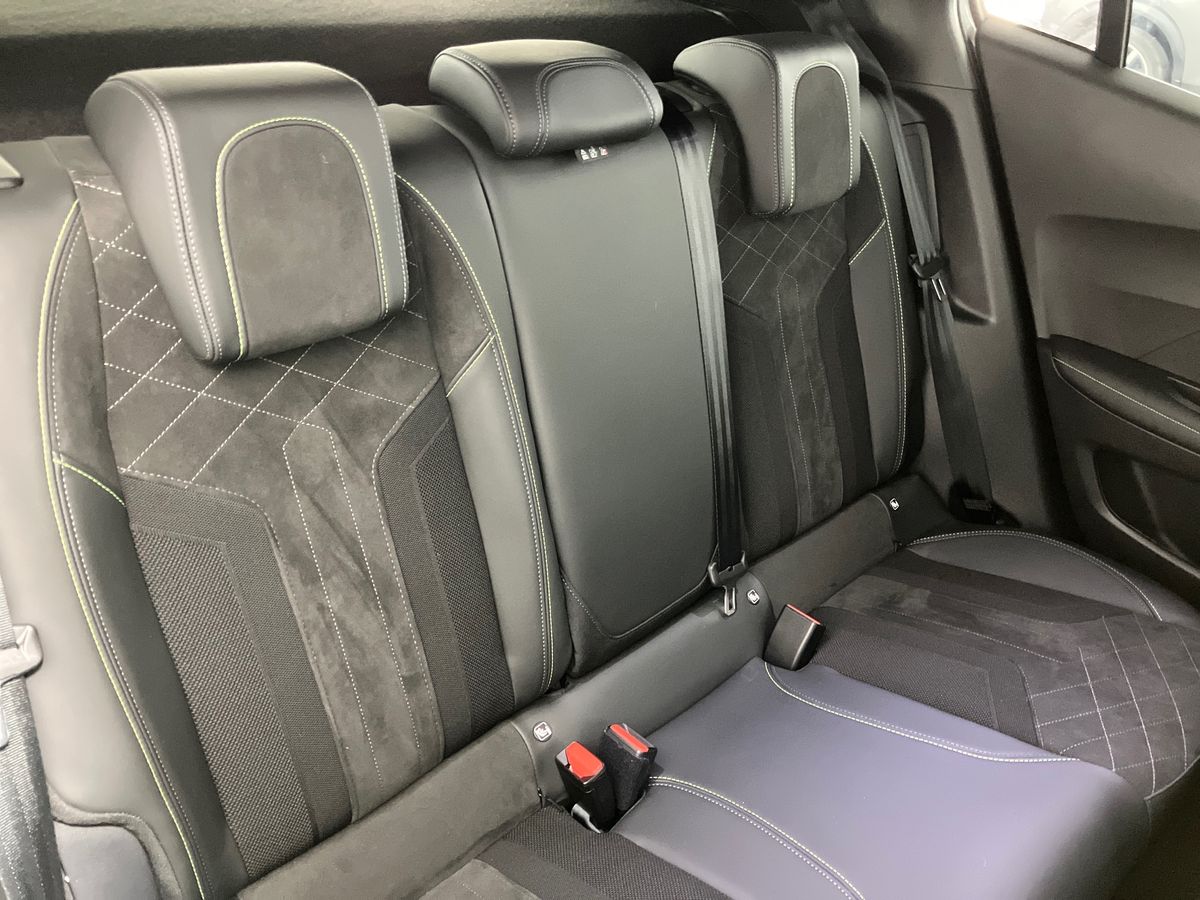Used Peugeot 2008 2023 for sale - 76128128: Photo 26