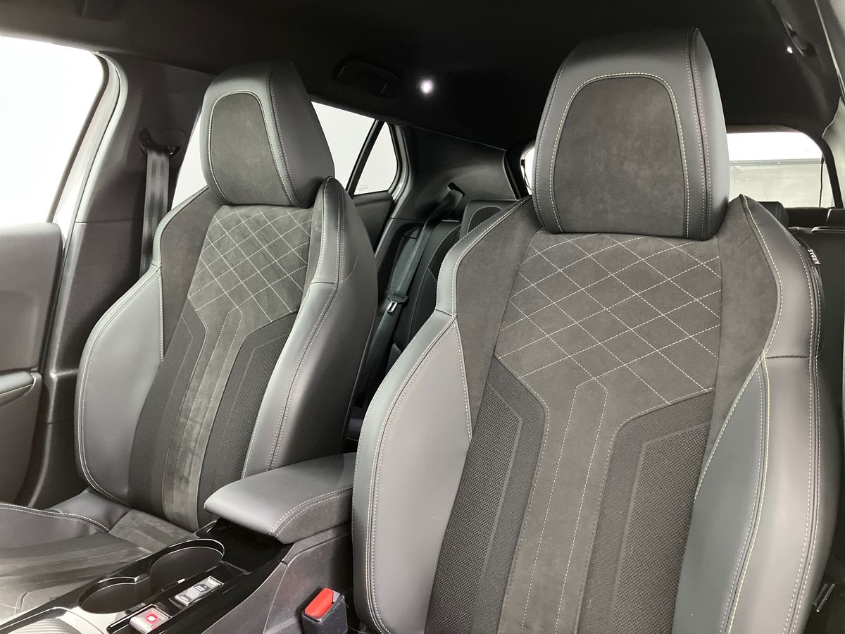 Used Peugeot 2008 2023 for sale - 76128128: Photo 27