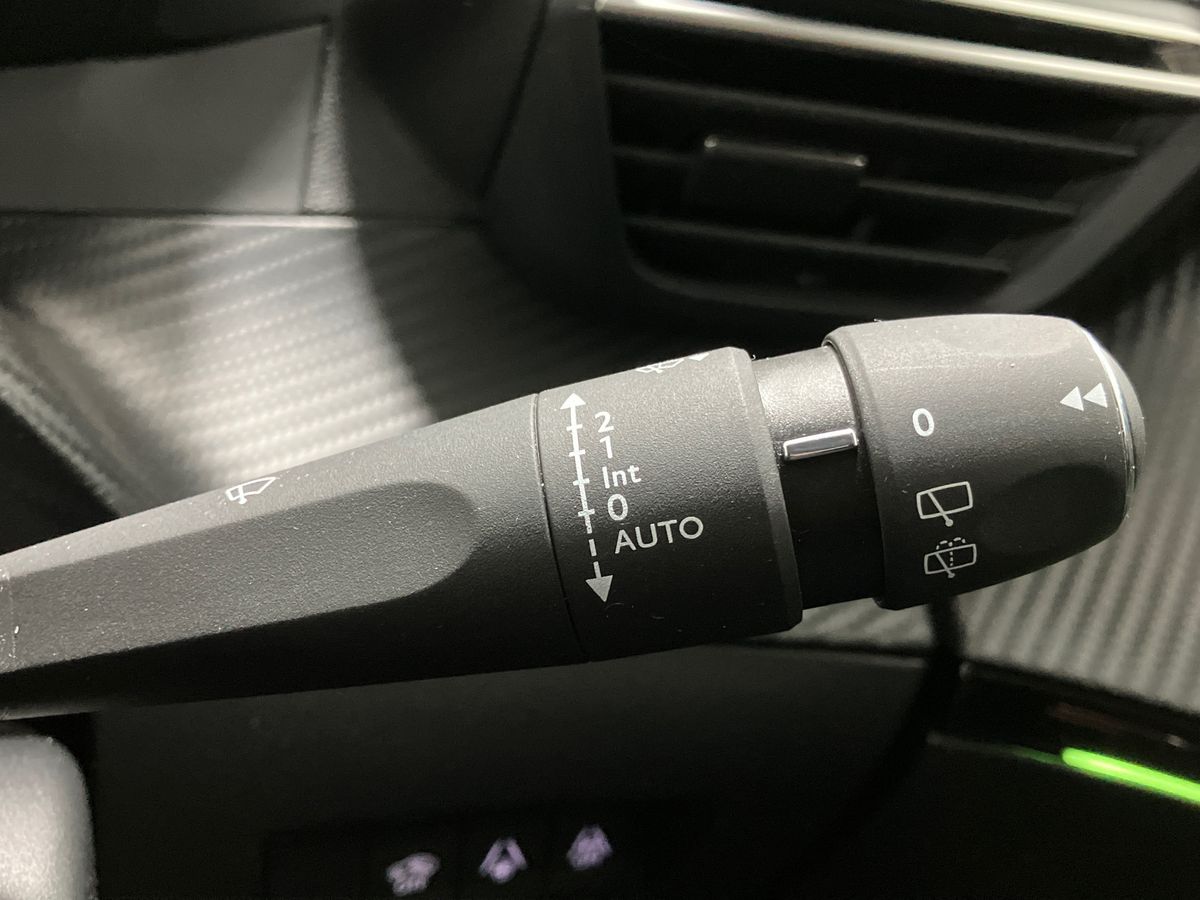 Used Peugeot 2008 2023 for sale - 76128128: Photo 38
