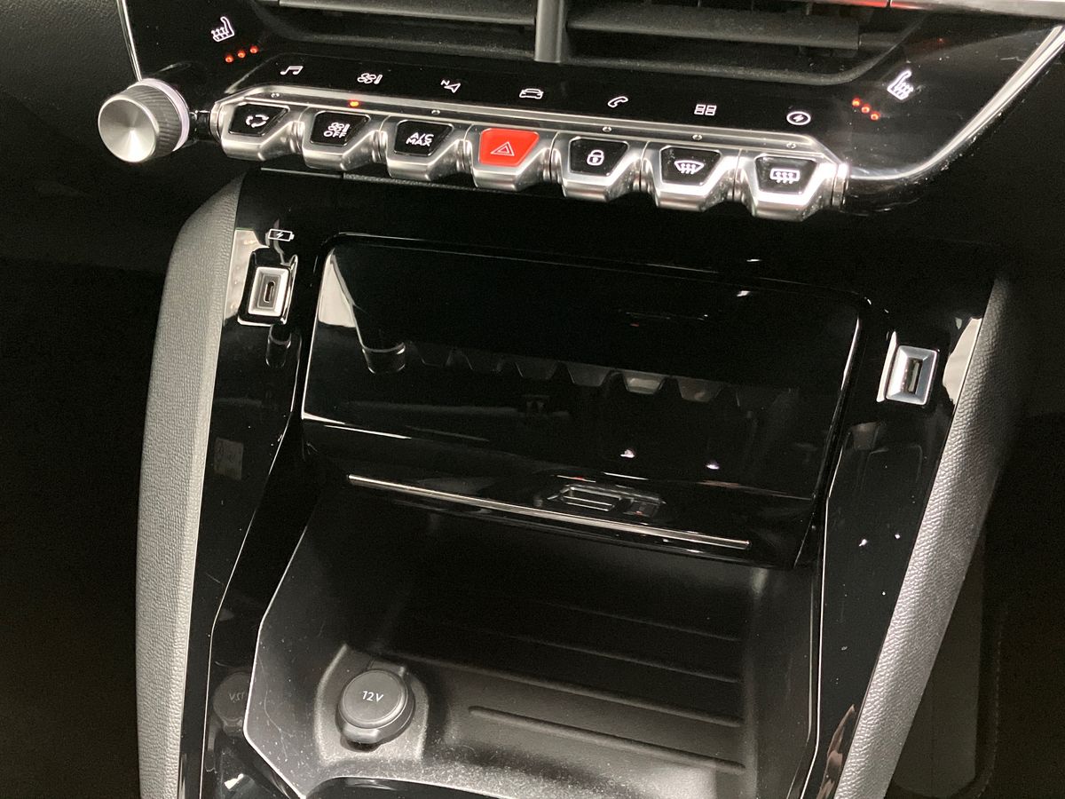 Used Peugeot 2008 2023 for sale - 76128128: Photo 42
