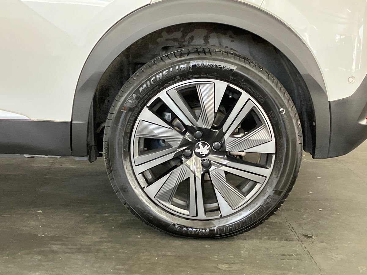 Used Peugeot 2008 2023 for sale - 76128128: Photo 8
