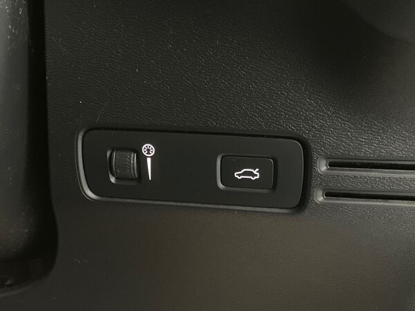 Used Volvo XC40 2022 for sale - 75461264: Photo 35