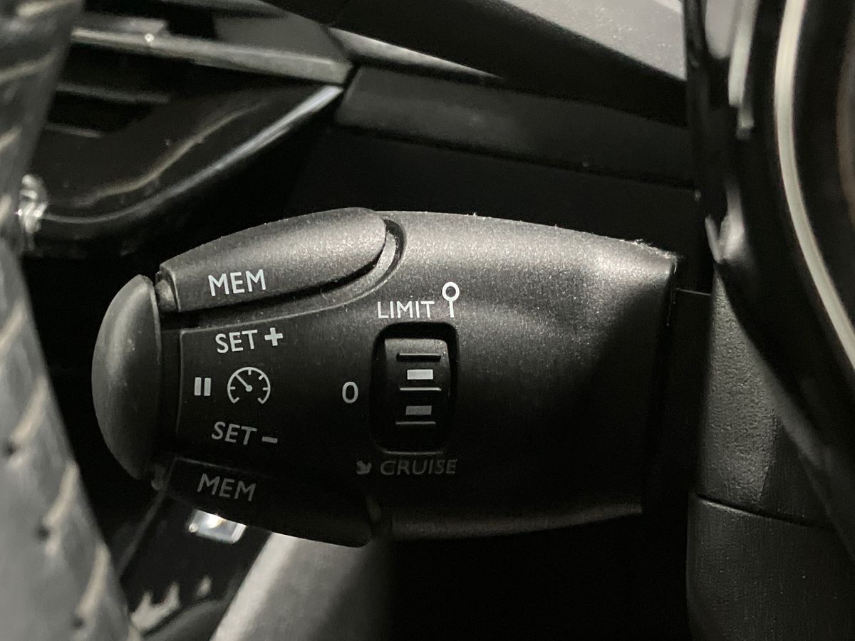 Used Peugeot 2008 2021 for sale - 76330718: Photo 32