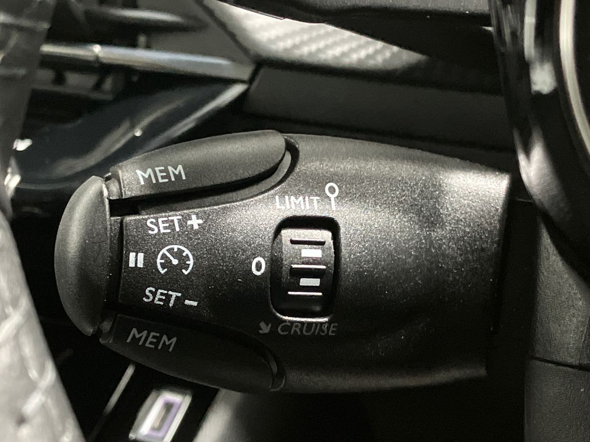Used Peugeot 2008 2025 for sale - 76142200: Photo 37