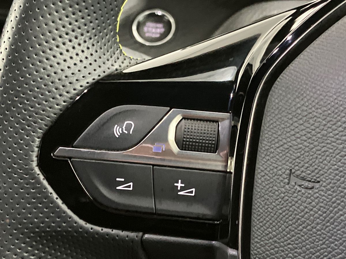 Used Peugeot 2008 2022 for sale - 76330666: Photo 16