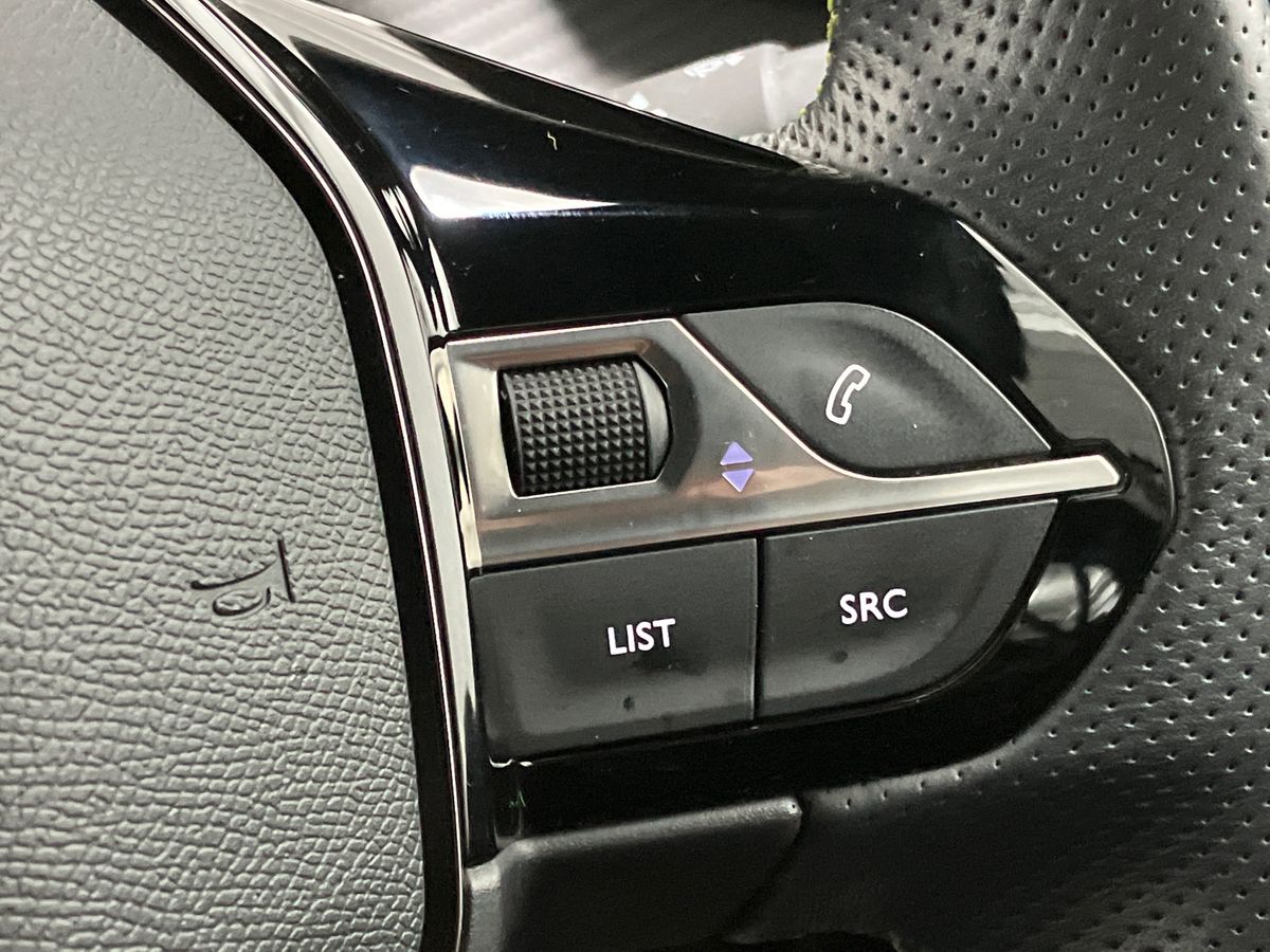 Used Peugeot 2008 2022 for sale - 76330666: Photo 30