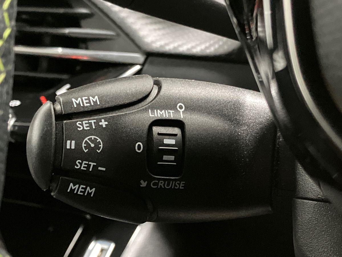 Used Peugeot 2008 2022 for sale - 76330666: Photo 33